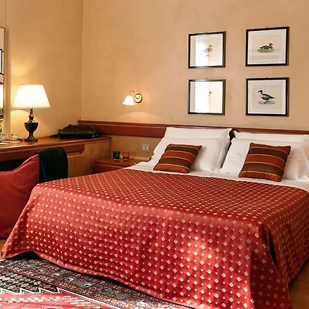 Готель Ambasciatori 4*