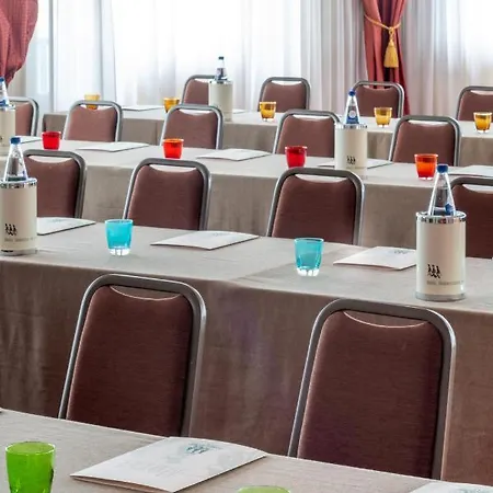 Готель Ambasciatori 4*