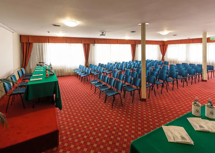 ホテル オテル アンバシアトリ ブレシア