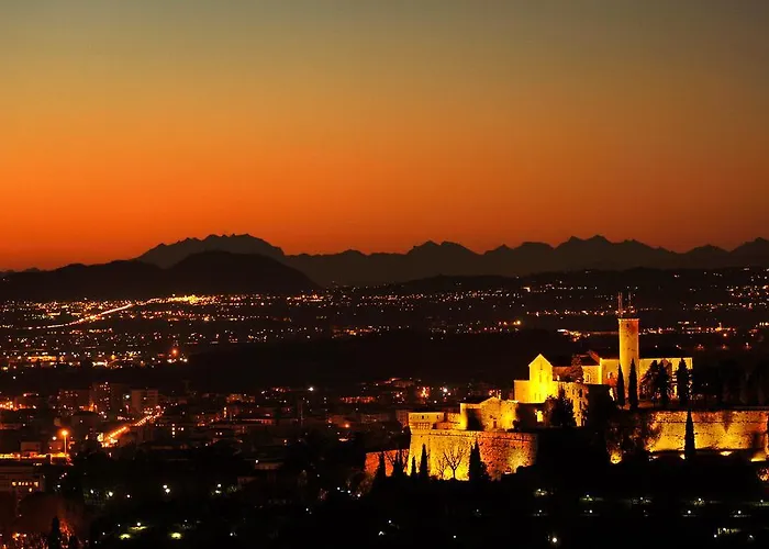 オテル アンバシアトリ ブレシア