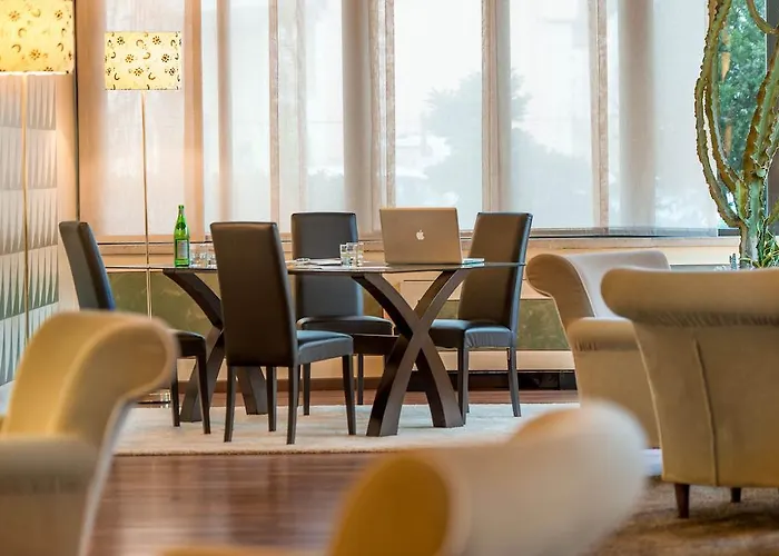 オテル アンバシアトリ ホテル ブレシア